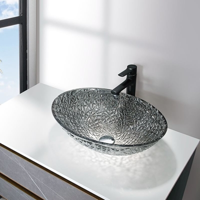 Cuenco cromado del lavabo del cuarto de baño sobre cristal moderno de plata oval contrario