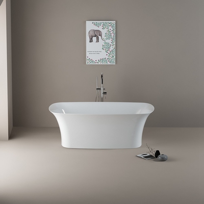 Baño blanco brillante de pie libre Baño remodelación centro de baño Colocación de drenaje