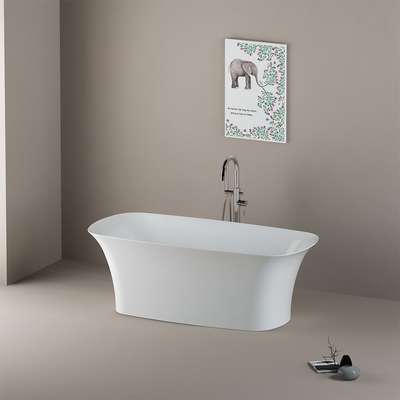 Baño blanco brillante de pie libre Baño remodelación centro de baño Colocación de drenaje