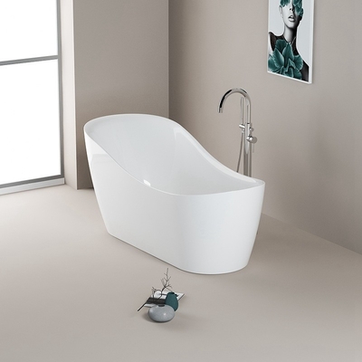 Baño contemporáneo bañera de remojo independiente con colocación de drenaje central