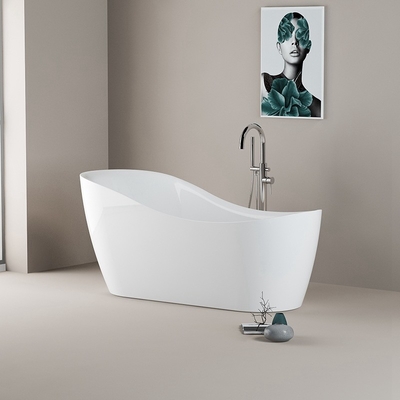 Baño contemporáneo bañera de remojo independiente con colocación de drenaje central