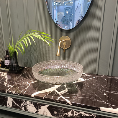 Baños de recipientes de vidrio de acabado liso Diseño contemporáneo No hay agujero Montaje del grifo